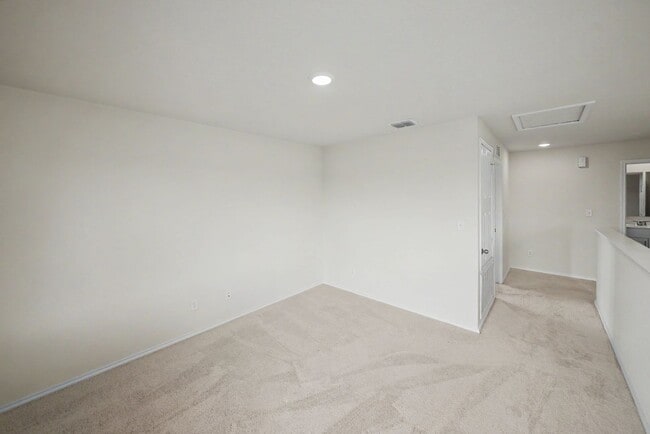 Building Photo - Open-Concept 3BR + Game Room Near Fort Sam & Randolph - Realtor Commission: $500