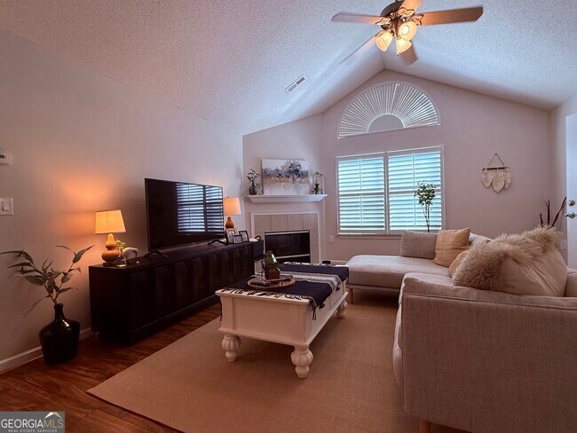 Building Photo - 3050 Orchard Ridge Cir