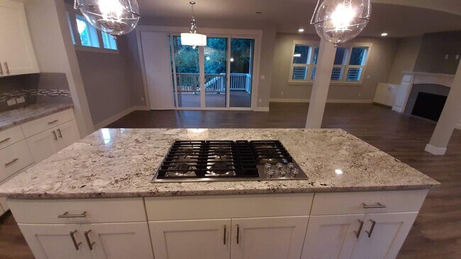 Building Photo - Magnificent Gig Harbor 4 Bed Home For Rent