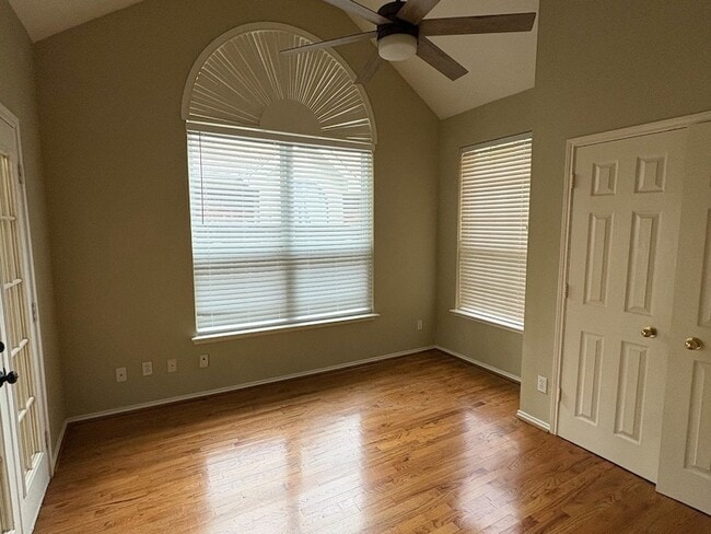 Building Photo - 2027 St Anne Dr