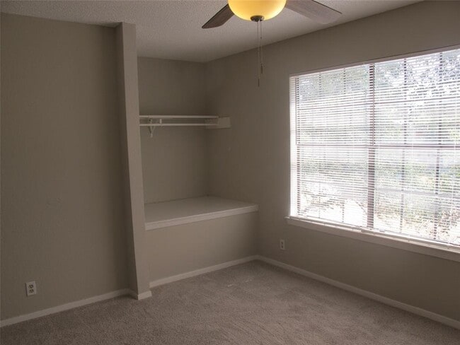 Building Photo - 509 Algerita Dr