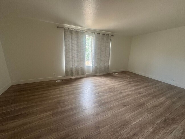 Building Photo - Beautiful home for rent in West Valley City!