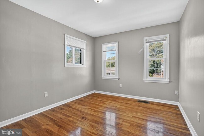 Building Photo - 7720 Loudon Dr