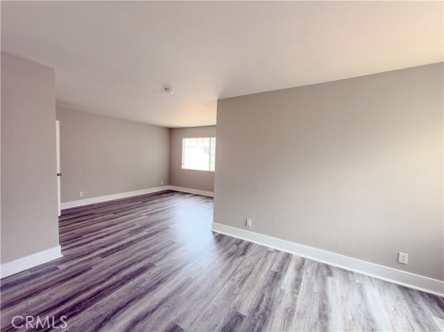 Building Photo - 3101 Plaza del Amo
