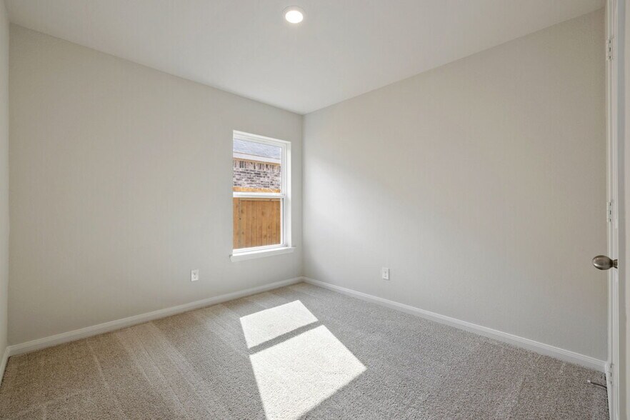 Building Photo - 425 Sunny Highlands Dr