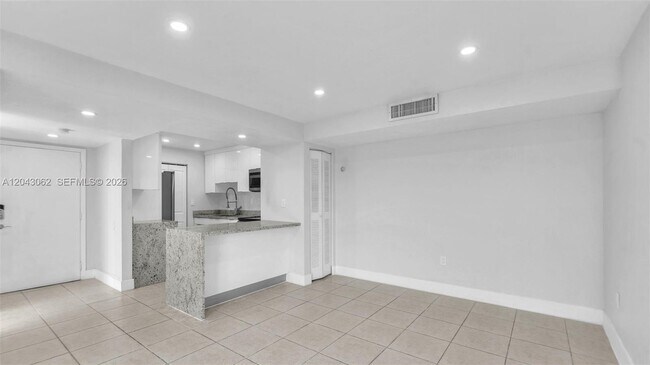 Building Photo - 10755 SW 108th Ave