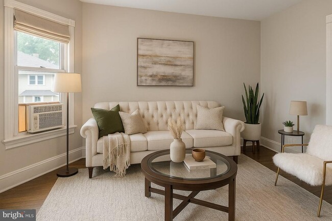 Primary Photo - 134 S Main St