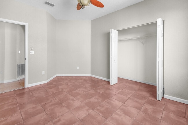 Building Photo - 2221 Vista Cove Rd