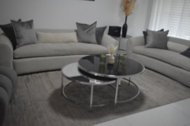 Building Photo - 896 SW 64th Terrace