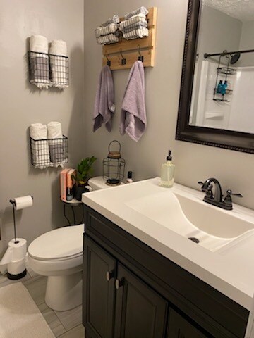 Junior full bath - 316 Wardley Rd