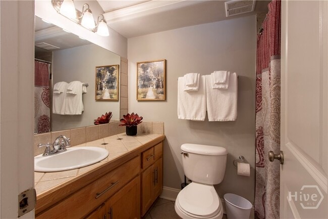 Building Photo - 760 E Campus Rd