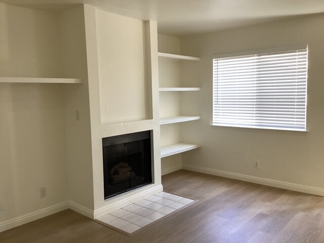 Building Photo - "Charming 2-Bed Condo with Cozy Fireplace & Modern Comforts in Lancaster!"