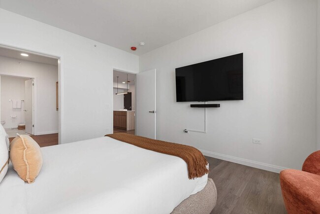 Building Photo - 1000 S Michigan Ave