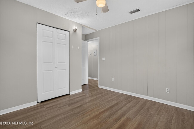 Building Photo - 255 Woodside Dr