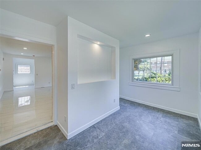 Building Photo - 217 Heywood Ave
