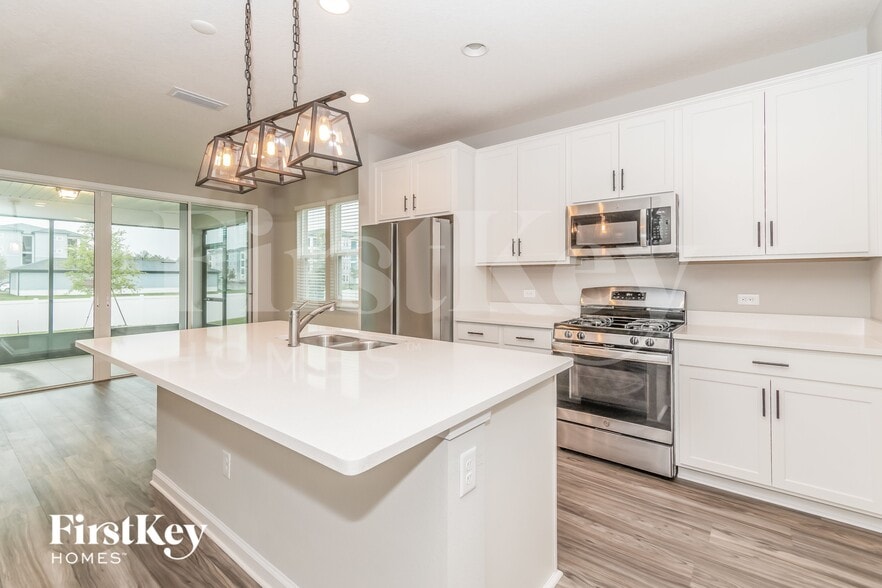 Building Photo - 2081 Amberly Dr