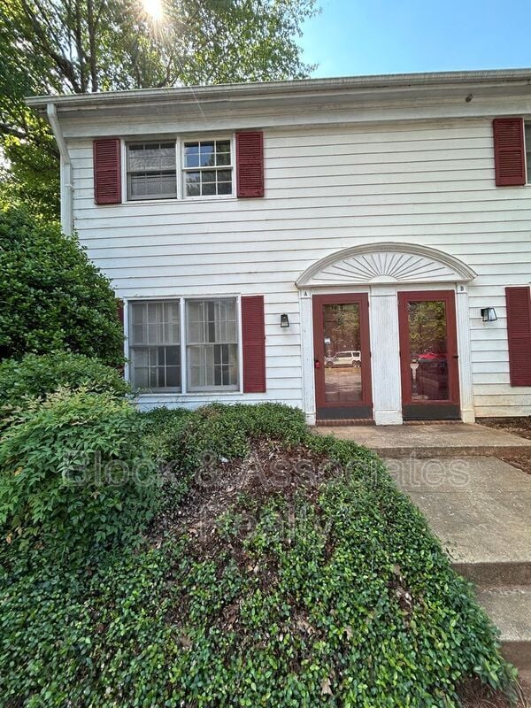 Building Photo - 640 Rugby Row