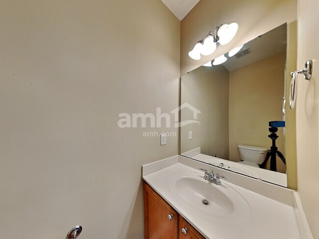 Building Photo - 516 Littleport Dr