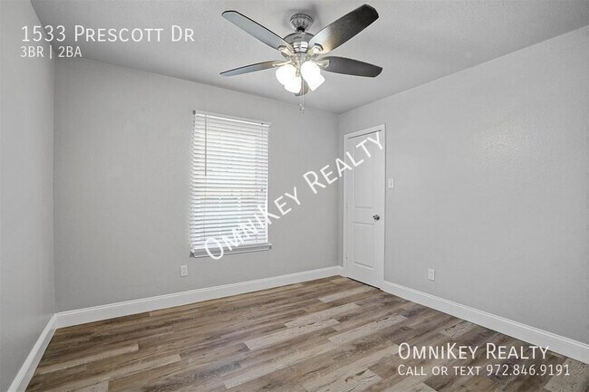 Building Photo - 1533 Prescott Dr
