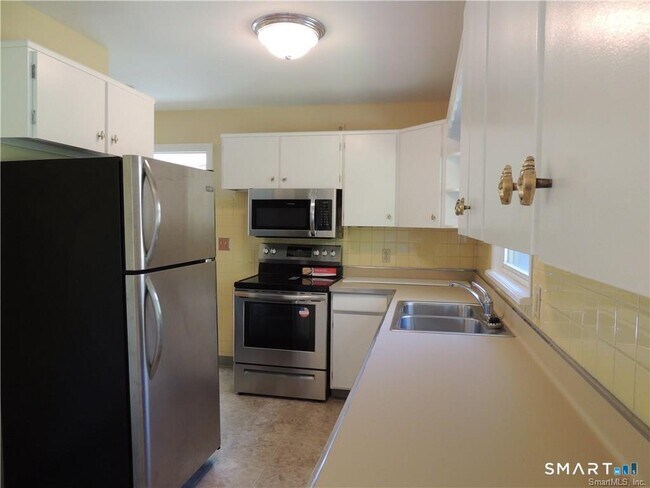 Building Photo - 87 Hotchkiss Grove Rd