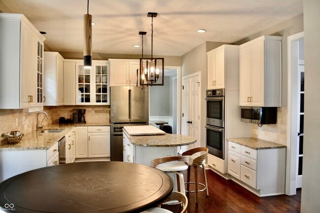 Building Photo - 6862 Riverside Way