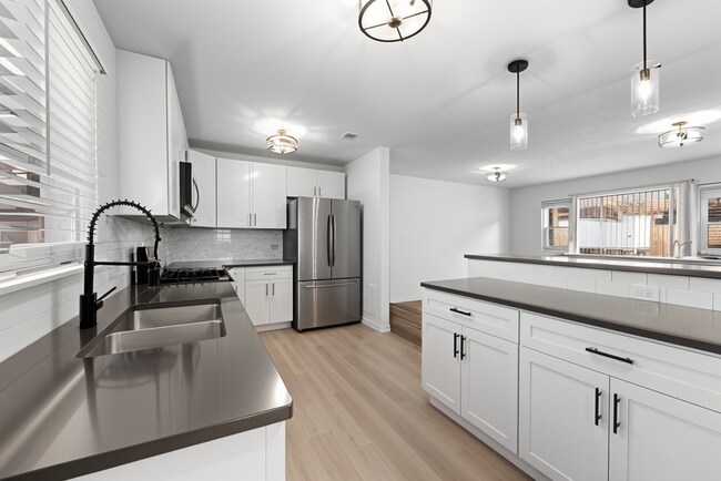 Building Photo - Newly Renovated Home - Steps Away from KU Med