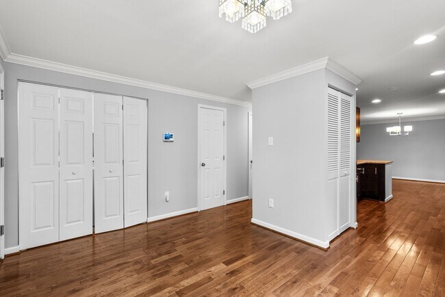 Building Photo - 4 Bedroom, 2.5 Bath Single Family Home in ...