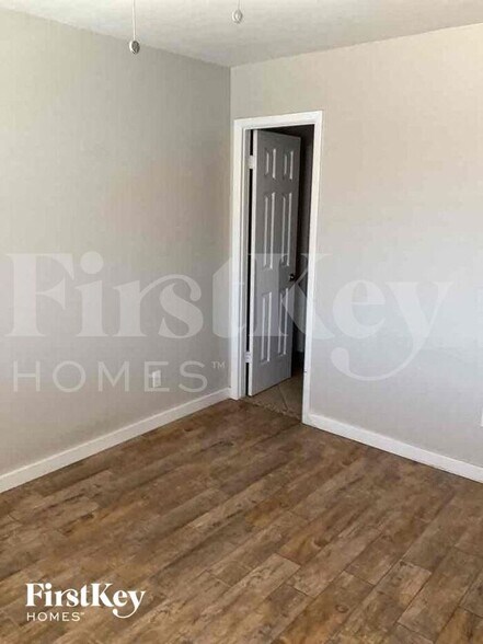 Building Photo - 3839 W Lupine Ave