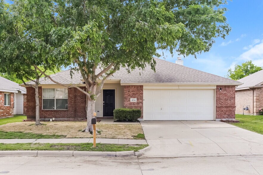 Primary Photo - 5741 Lionfish Way