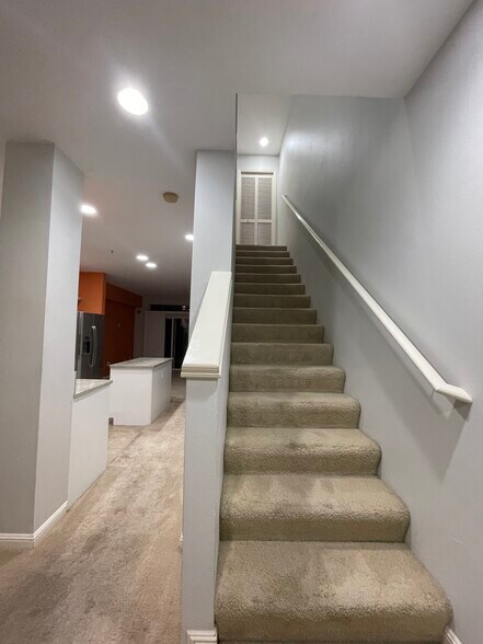 Building Photo - 9205 122nd Ct NE