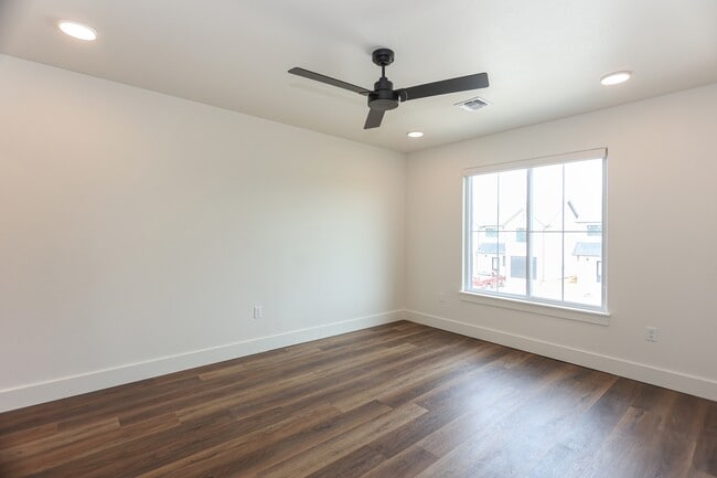 Building Photo - 1797 E Rex Rd