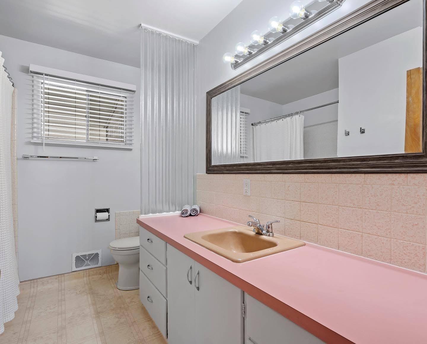 upstairs bathroom - 140 N 700 E