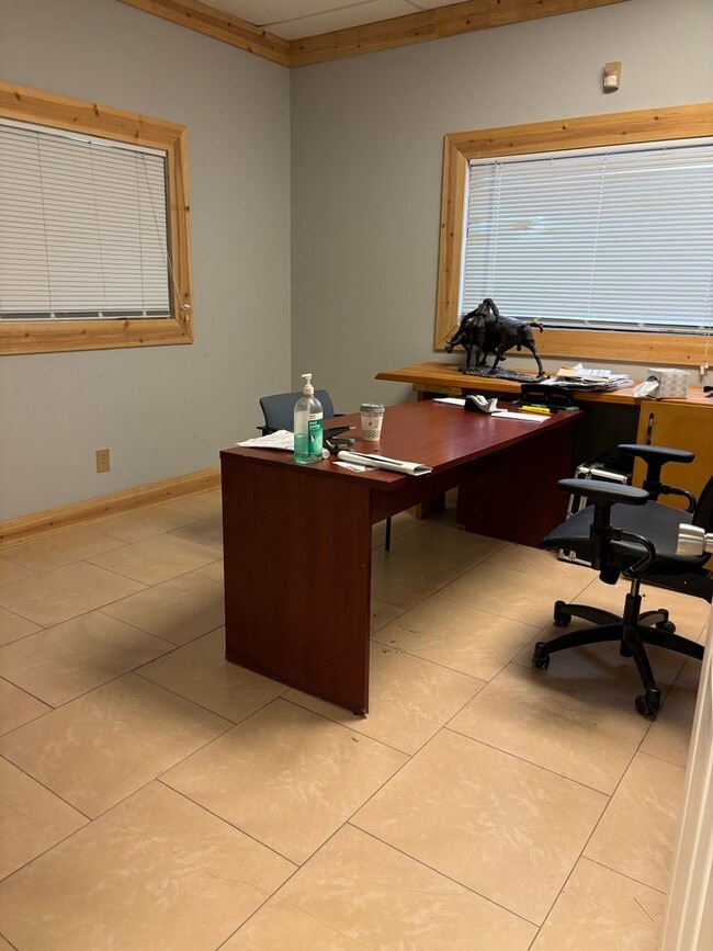 Building Photo - Affordable, Unique 3 bedroom