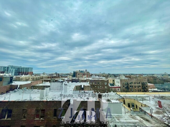 Building Photo - 160 Parkside Ave