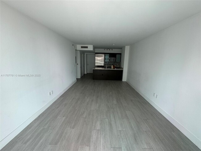 Building Photo - 500 Brickell Ave