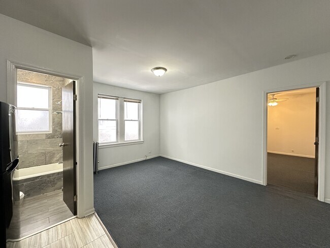 Building Photo - 5710 N Winthrop Ave