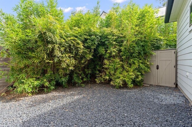 Building Photo - 2711 Willow St