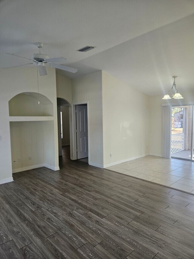 Building Photo - 7450 Blutter Rd