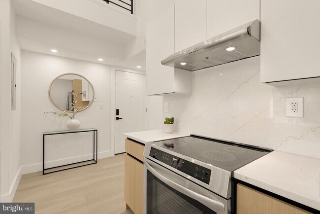 Building Photo - 3923 14th St NW