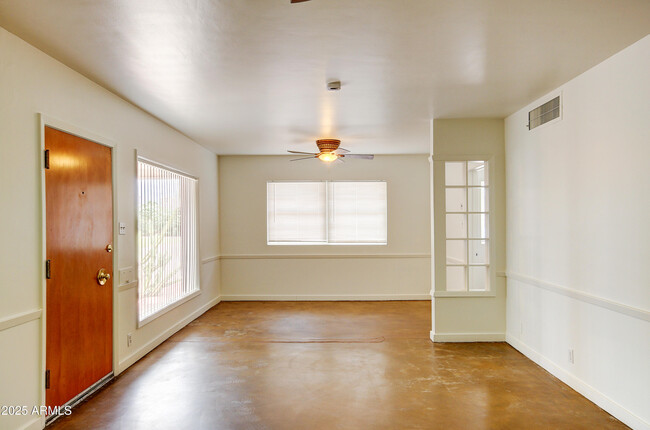 Building Photo - 1301 W Osborn Rd