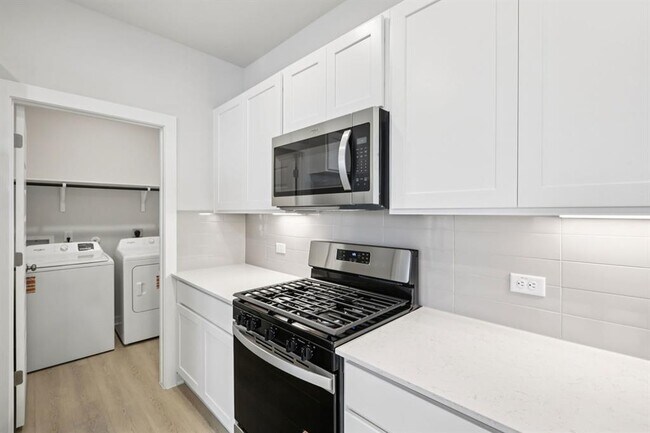 Building Photo - 2058 Alice Jay Wy