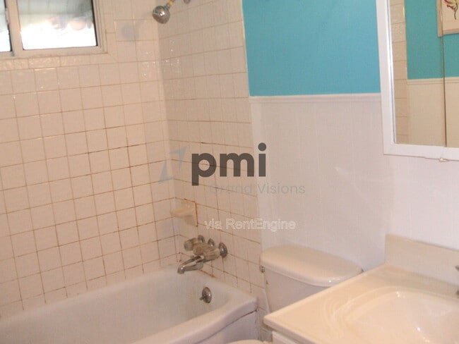 Building Photo - 31 Sickles Dr