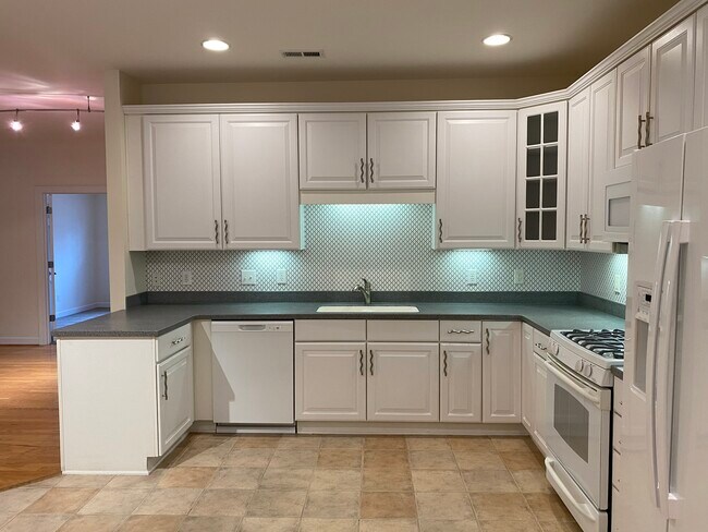 Building Photo - 4700 Ludwell Branch Ct