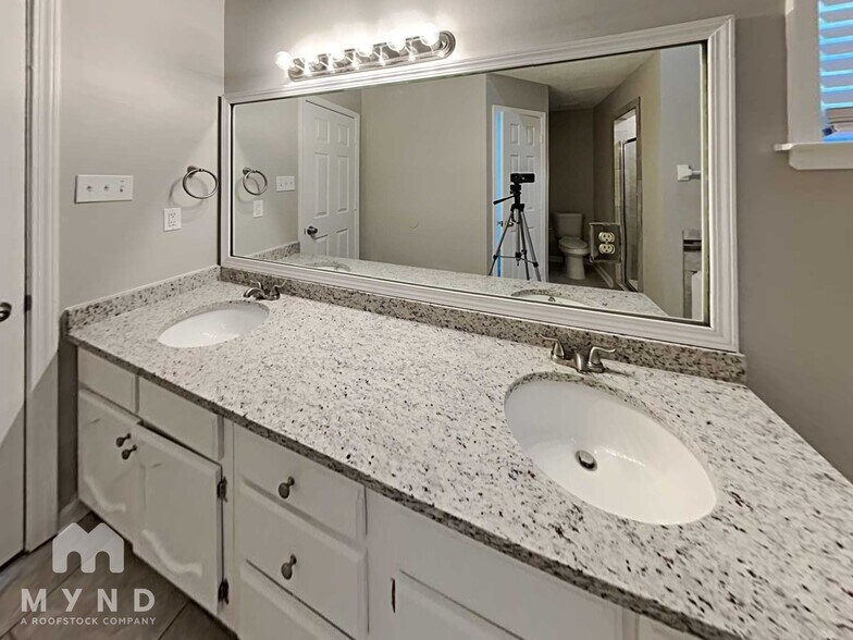 Building Photo - 1078 Nolan Ln