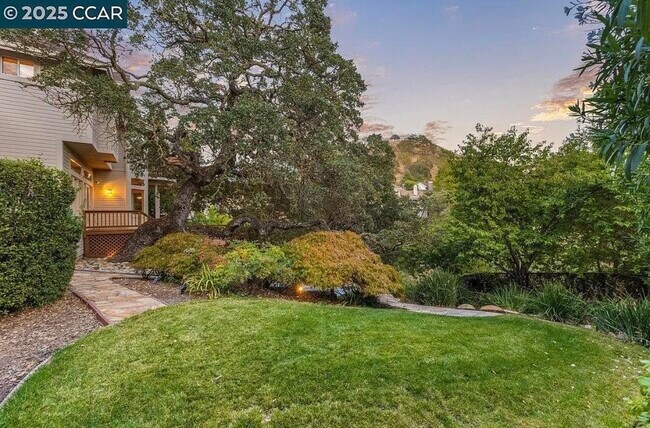 Building Photo - 3109 Stonegate Dr