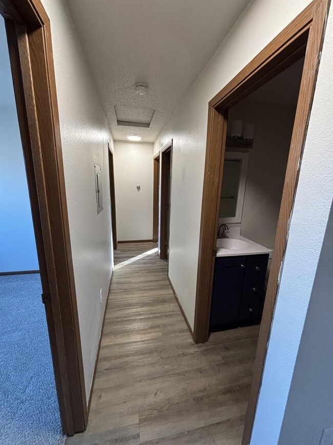 Building Photo - 619 S Johnson-5