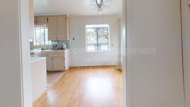 Building Photo - 281 Pine Ave