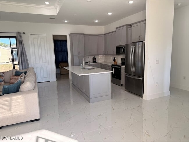 Building Photo - 941 Columbus Blvd