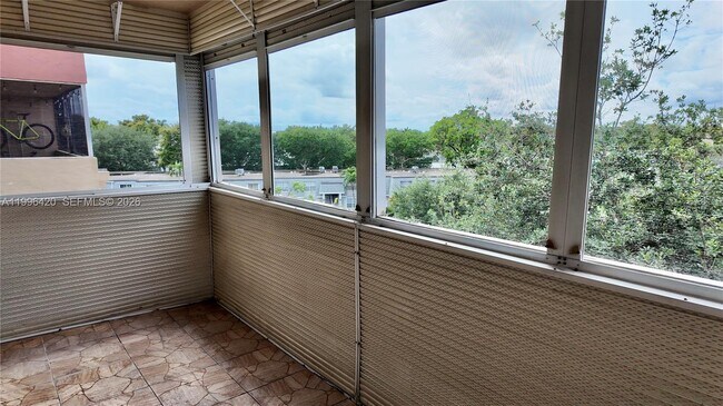 Building Photo - 403 NW 68th Ave