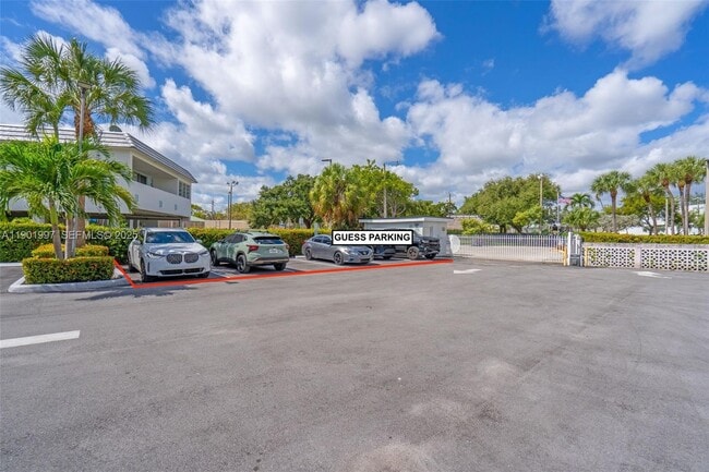 Building Photo - 13105 Ixora Ct